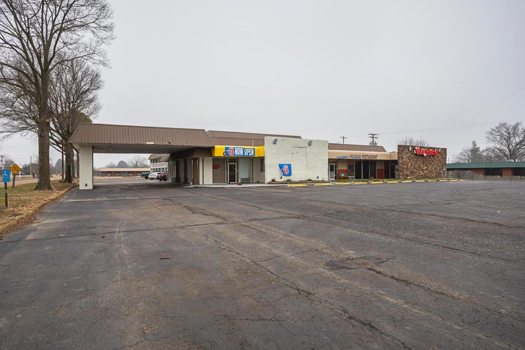 6-brinkley, Ar Hotel Brinkley